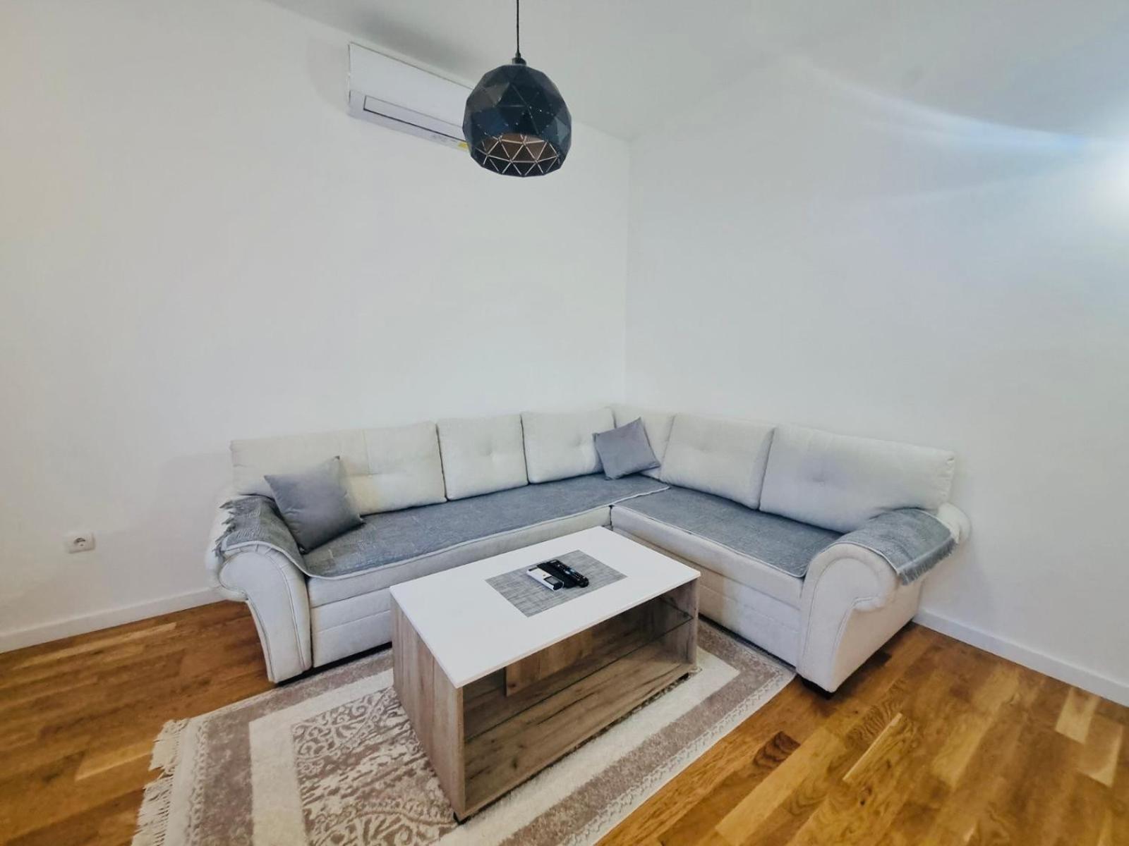 Apartment Dora Cetinje Eksteriør bilde